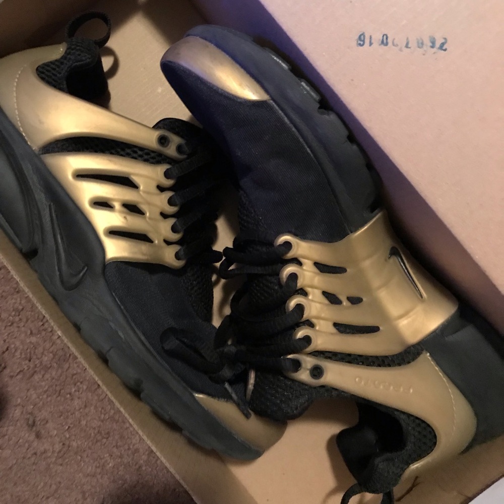 Black and gold Nike prestos - Picture 1 of 3